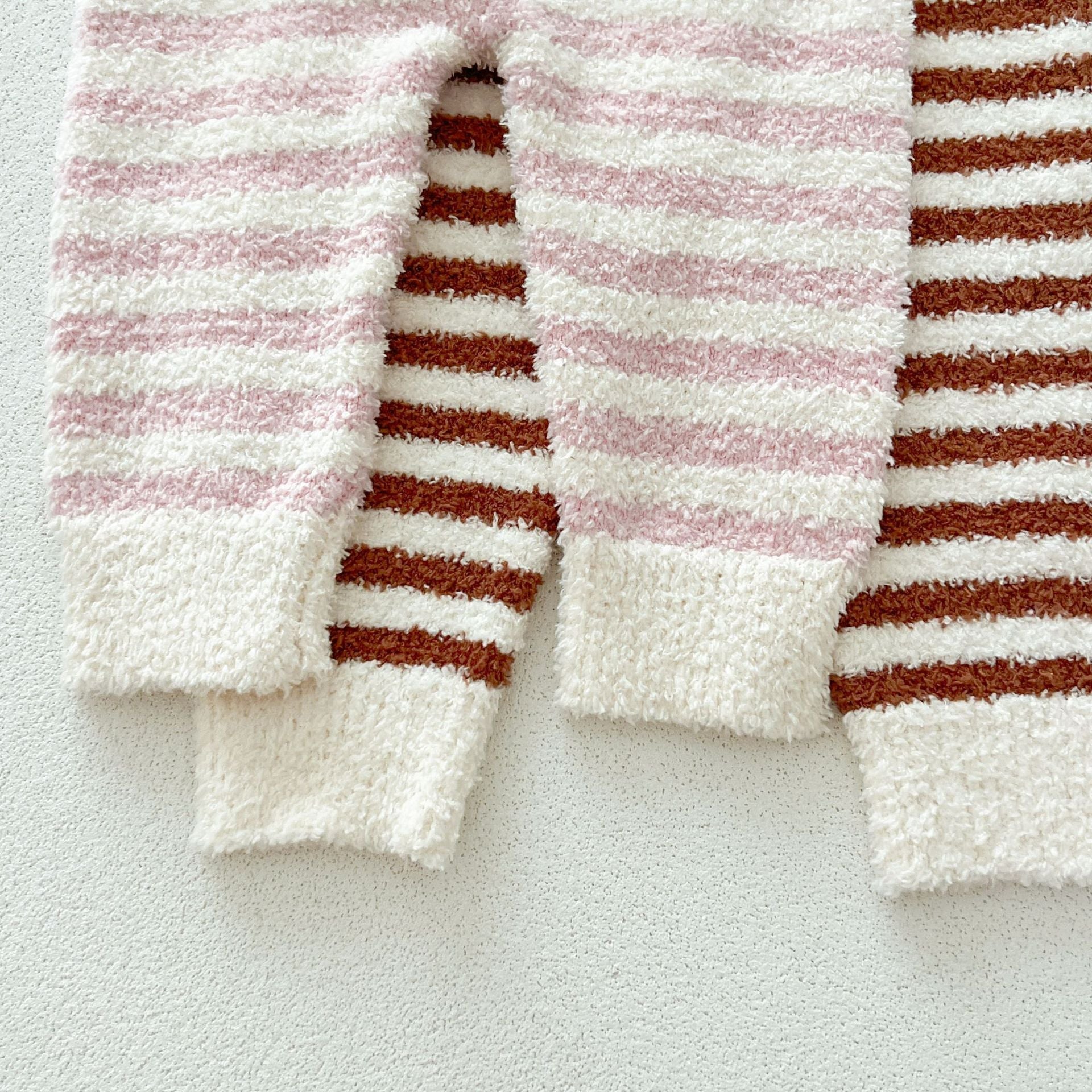 Sweet and Versatile Two-Piece Set: Round Neck Fleece Top and Pants for