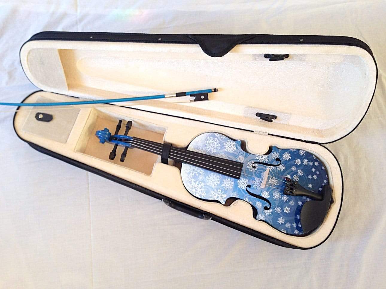 Frozen Child Real Violin With  Matching Carbon Fiber Bow Case